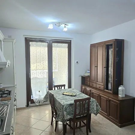 Ivy's Nest Αλγκέρο